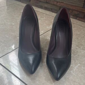 Elegant Black Pointed-Toe Women's Heels
